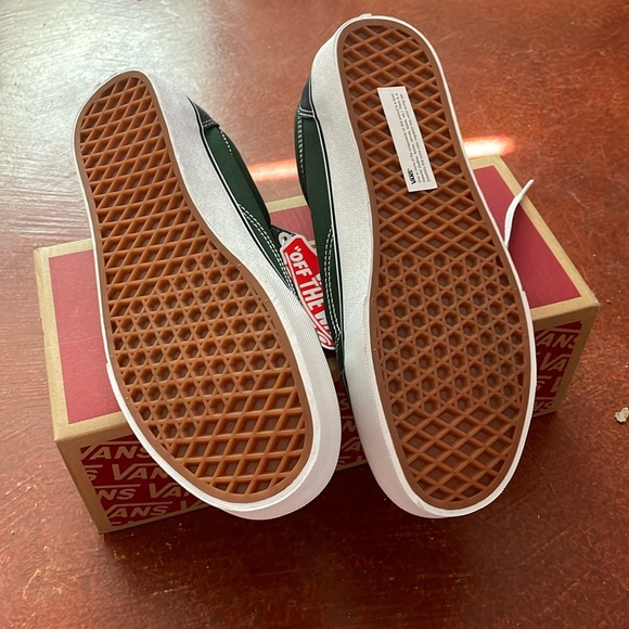 Vans Two Tone Old Skool 8.5 Navy Green Shoes (VN0A5JMI1T8) - Picture 4 of 6